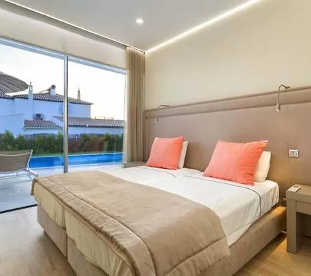 Sleeps 8 Pool Air Con T607962 ヴィラ