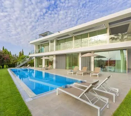 Sleeps 8 Pool Air Con T607962