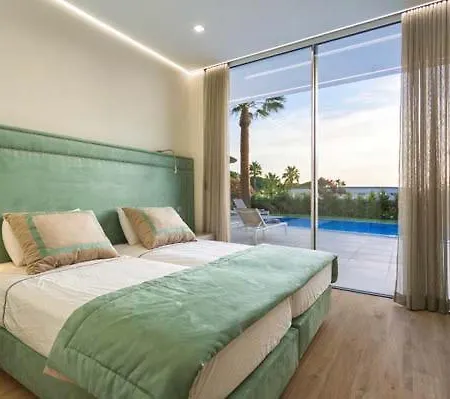 Sleeps 8 Pool Air Con T607962 * Vale do Lobo