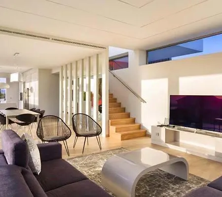 Sleeps 8 Pool Air Con T607962 Vale do Lobo