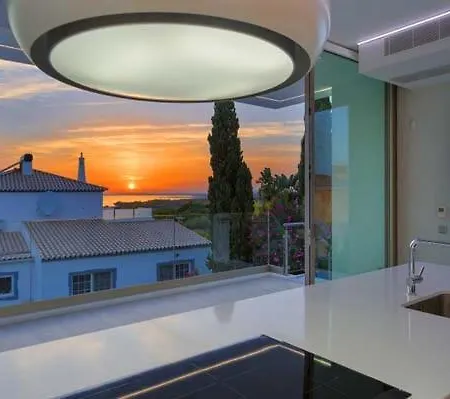 Villa Sleeps 8 Pool Air Con T607962 *